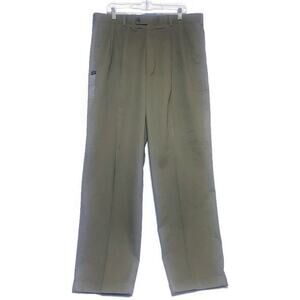 Axist Khaki Pants Men's Size 38W x 34L Pleated Front Wrinkle Resistant NEW